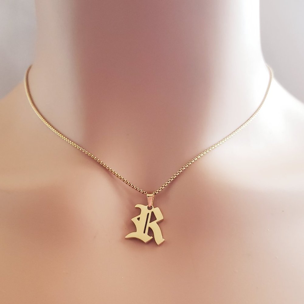 Initial R Gold Necklace - Picture 1 of 1